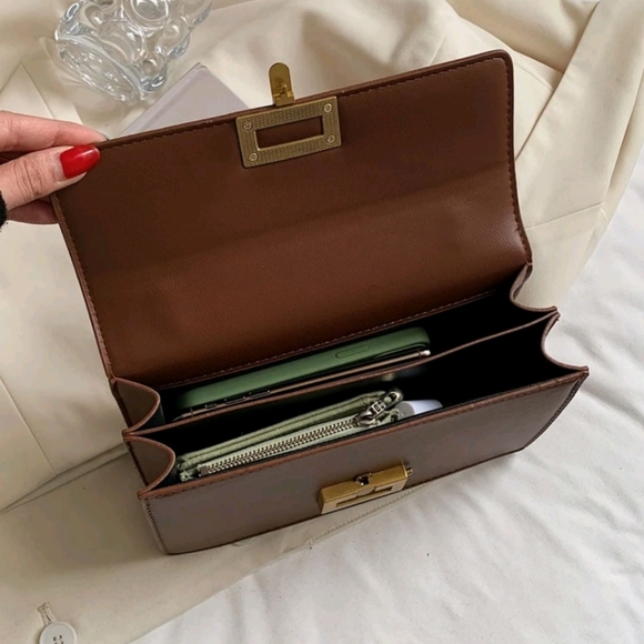 Brown chain Purse - Picture 4 of 4